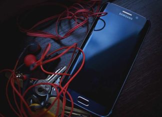 Samsungu po Ndërron Furnizuesin e Baterive Telefon samsung me kufje