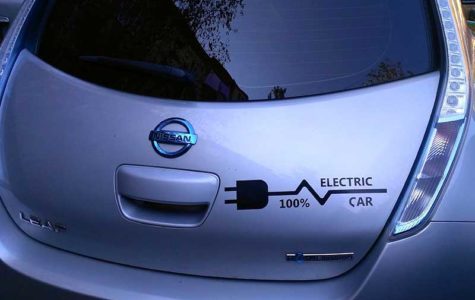 Makinë-elektrike-NIssan-Leaf-parkim
