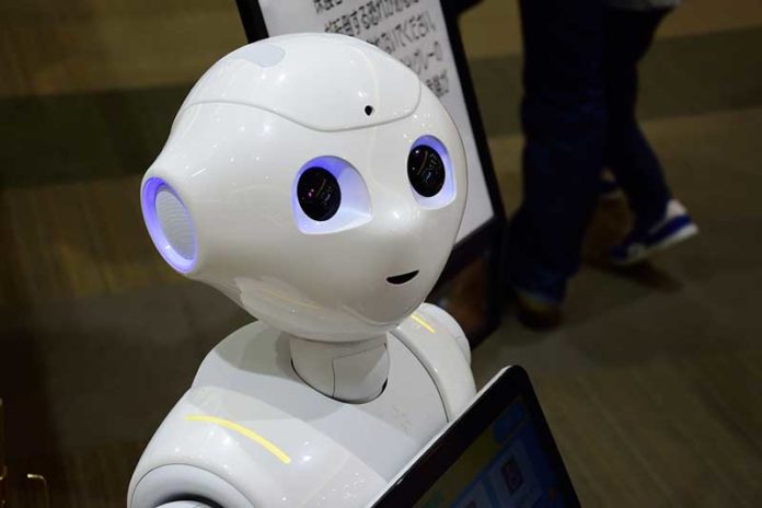 Robot-asistence-familje Robot asistent familjar