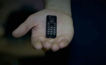 Zanco Tiny T1, Telefoni më i Vogël në Botë Nje telefon zanco tiny t1 ne pellemben e nje njeriu