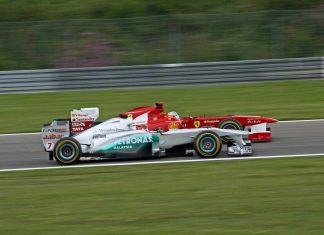 Së Shpejti Një Dokumentar Mbi Legjendën e Formula 1 Michael Schumacher Makine Ferrari e kampionit te botes Michael Schumacher gjate nje gare