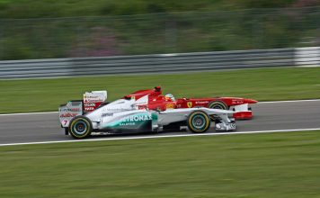 Së Shpejti Një Dokumentar Mbi Legjendën e Formula 1 Michael Schumacher Makine Ferrari e kampionit te botes Michael Schumacher gjate nje gare