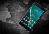 Ditë të Vështira për Huawei Telefon i zi me sistem operativ Android mbi hartën e botes ngjyre gri